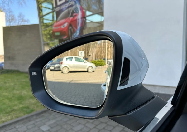Volkswagen Passat cena 179900 przebieg: 10, rok produkcji 2024 z Bolków małe 436